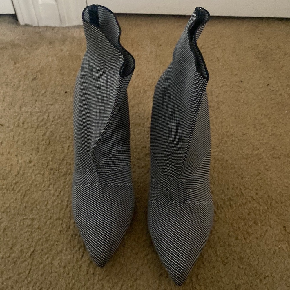 Iliana black and white heels size 12